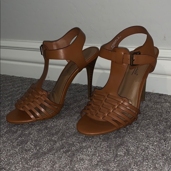 NWOT Anne Michelle Heels - Picture 2 of 4